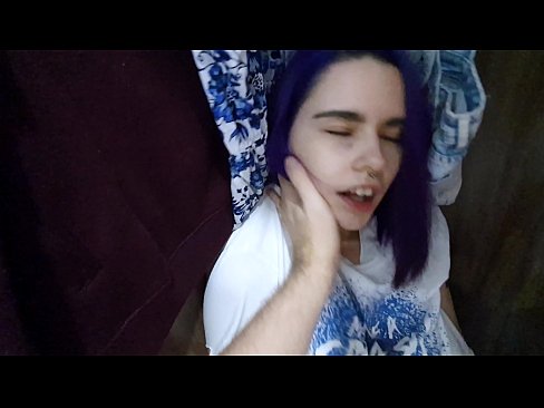 ❤️ Atopo a miña irmá no armario e axudouna a correrse ❤❌ Porno ruso na pornografía gl.porn-mz-com.ru ﹏